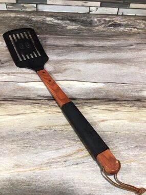 Grilla Gear Nonstick Slotted Grilling Spatula 20” Wood Handle Rubber Grip BBQ